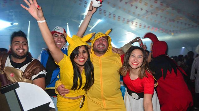 Paraná vivió su noche disfrazada junto a miles de visitantes de todo el país