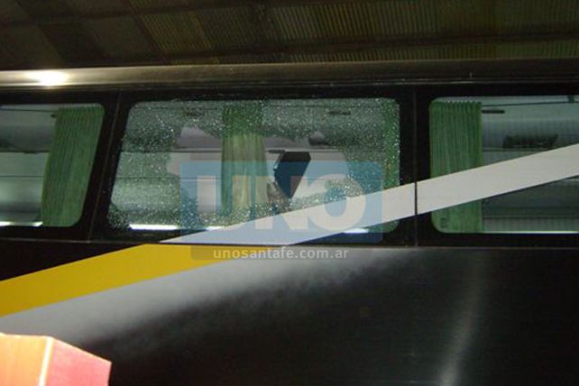 Preocupación por los reiterados ataques a colectivos en los ingresos a la ciudad