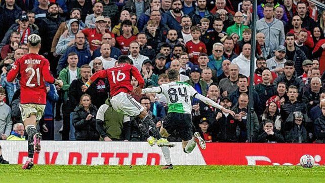 Manchester United tuvo una reacción a tiempo y eliminó a Liverpool en la FA Cup. Manchester United tuvo una reacción a tiempo y eliminó a Liverpool en la FA Cup.