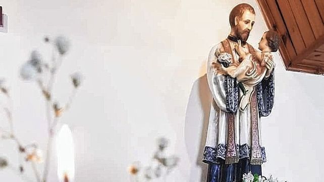 Gualeguay: la capilla San Cayetano en oración por la Patria