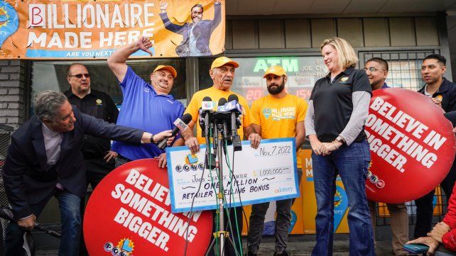 El vendedor de la boleta ganadora se quedará con un millón de dólares.