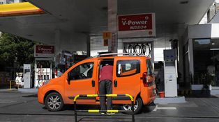 Empieza a regir la rebaja del cinco por ciento en los combustibles