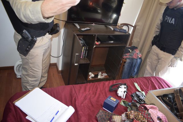 Allanamiento. El operativo de oficiales y suboficiales de Prefectura Naval Argentina.