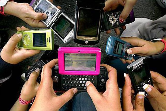 Crece el consenso para regular la telefonía celular en la provincia
