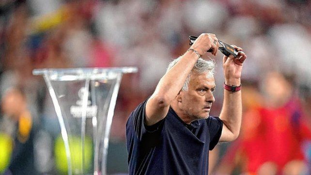 José Mourinho decidió regalar su medalla