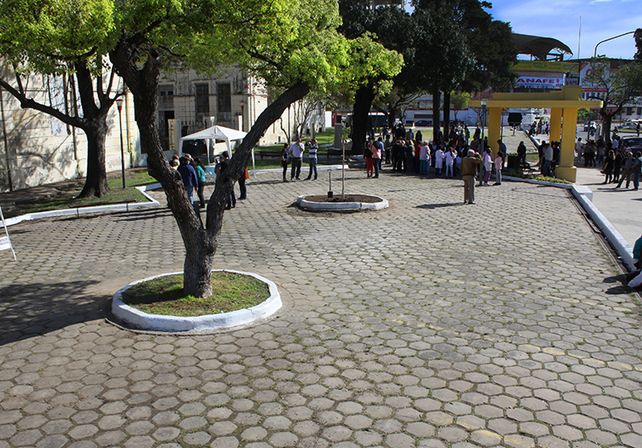 Inauguraron el Paseo Ana María Acevedo junto al Hospital Iturraspe