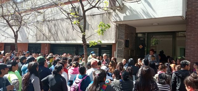 Movimientos sociales se movilizaron para denunciar recortes en los programas sociales.
