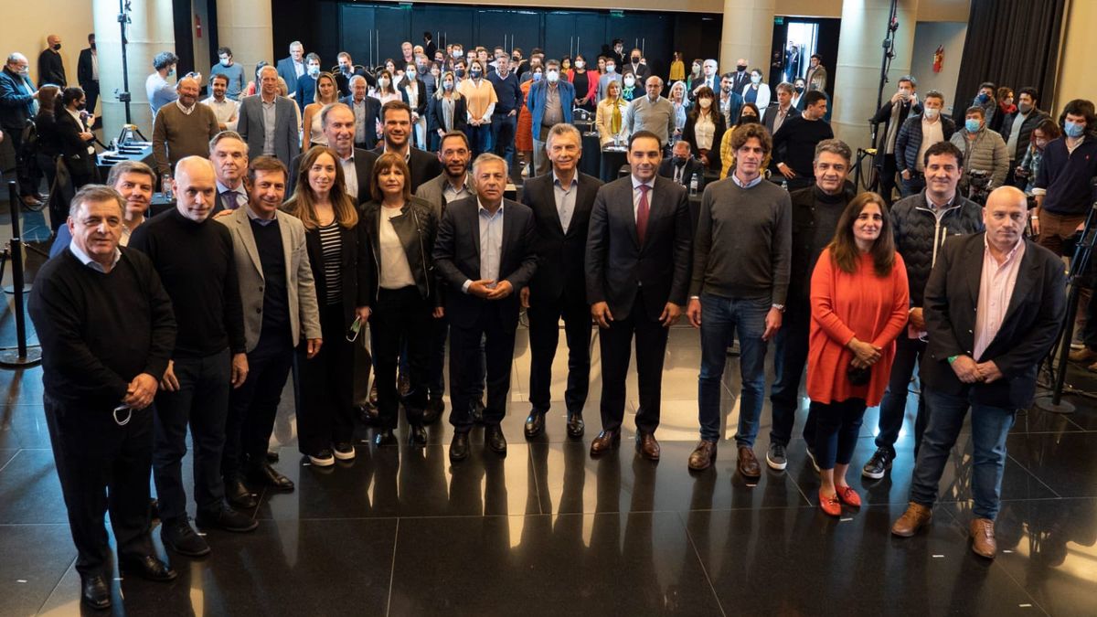 Candidatos santafesinos en la foto de unidad de Juntos por el Cambio - Vimarsana News