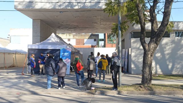 En Rosario se está llevando adelante la vacunación a menores de 12 a 17 años con enfermedades de base (comorbilidades) en el Hospital de Niños Zona Norte.&nbsp;