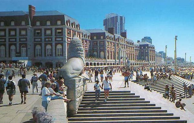 La ciudad de Mar del Plata fue uno de los polos de atracción de los turistas durante el feriado.