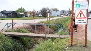 Avanza la construcción de los puentes peatonales sobre Avenida Aristóbulo del Valle