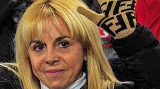Maradona acusa a Claudia Villafañe de robarle dinero