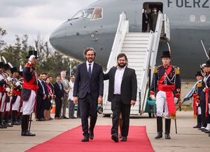 Gabriel Boric llegó al pais y se reunirá con Alberto Fernández