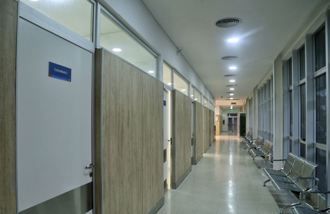 Además de la guardia médica permanente
