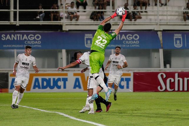 Newells lo buscó y lo ganó con un gol agónico del pibe Chiaverano