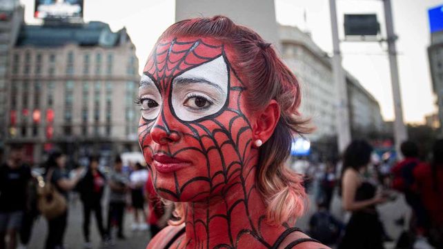 Más de 1.000 personas disfrazadas de Spiderman batieron récord Guinnes en el Obelisco. Niños y niñas