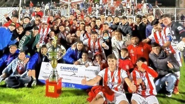 Atlético Paraná se consagró campeón de la Copa Túnel Subfluvial.