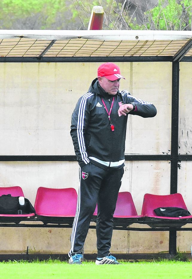 Llega la hora. El Chocho está a cuatro días de debutar en el nuevo ciclo como DT en Ñuls.