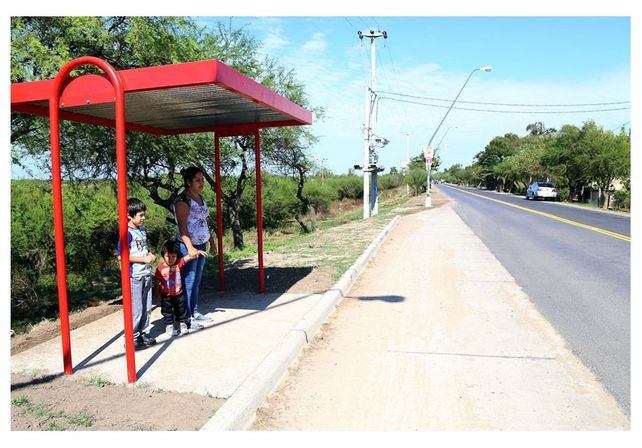 Aplauden la obra sobre la calle principal
