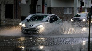 Alerta amarillo para Rosario por la llegada de tormentas fuertes con abundante agua.