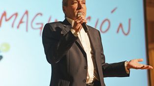 Vila: El hombre inteligente aprende de sus errores; el sabio, de los de los otros