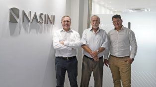 Lisandro, Daniel y Marco en las oficinas de Nasini SA en el centro rosarino.