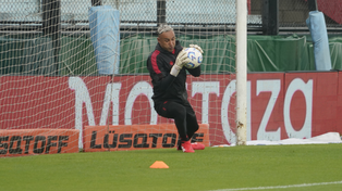 Keylor Navas es una de las figuras de Newells en este Apertura 2025.