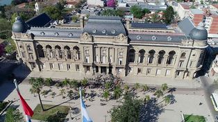 Legisladores llevaron sus reclamos hasta la Gobernación.