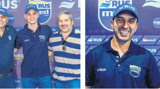 Reutemann sonriente, en medio de Medina y Cruzzetti. Bruno será compañero de Ruggiero.