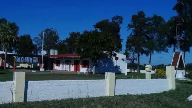 Escuela Albergue Conrado Nalé Roxlo Nº 1211 queda en la localidad de Gato Colorado