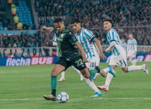 Se profundizó la crisis de Racing: Banfield resistió hasta el final y ganó en el Cilindro