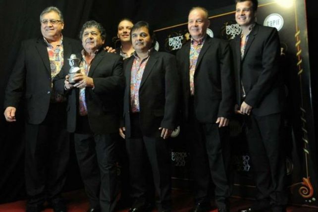 Entre otros galardones, Los Palmeras recibieron seis Martín Fierro.