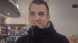 Nicolás Del Río es argentino pero reside hace un año en Siena, Italia. El día de su desaparición, se encontraba transportando una carga de bolsos de diseñador valuado en medio millón de euros. Su camioneta apareció prendida fuego