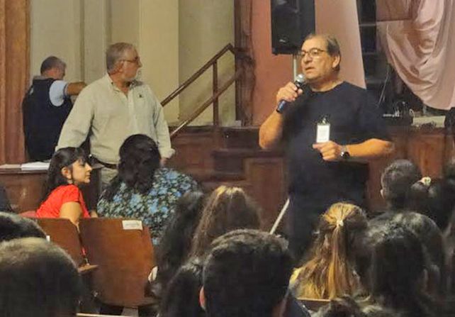 Educación. Scévola apunta a la concientización y la información para perpetuar la memoria.