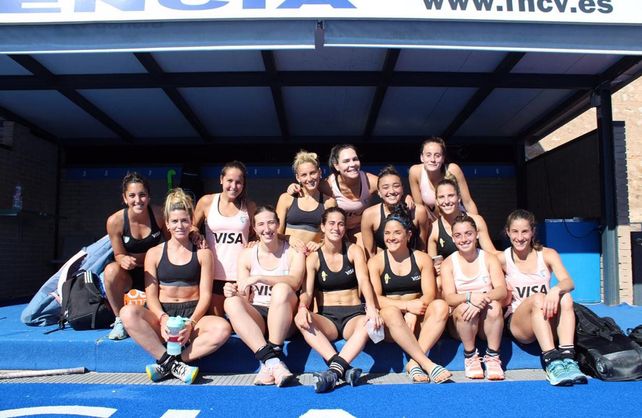 Las Leonas inician su gira europea frente a España