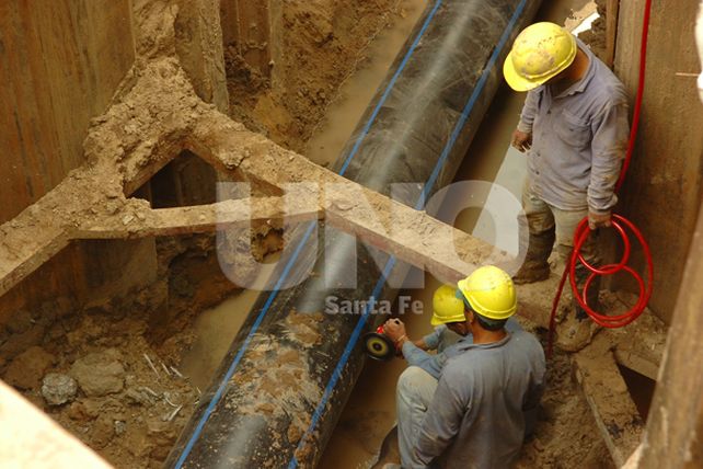 En 45 días terminan la obra del socavón de Urquiza y Pujato