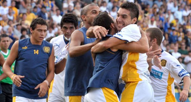 Los goles de Rivero trajeron paz a Central