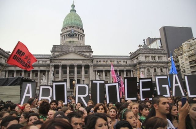 parteaguas. Los grupos abortistas alegan derechos de la mujer. Los antiabortistas