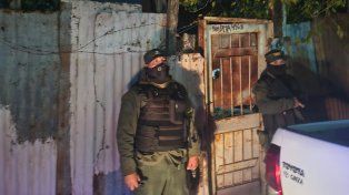 Detuvieron a dos presuntas vendedoras de drogas en Vía Honda tras varios allanamientos