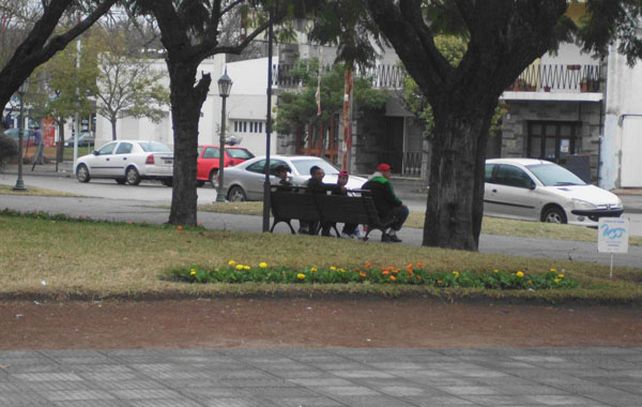 El sector de la plaza San Martín donde los jóvenes recibieron la agresión. Lo habrían reconocido.