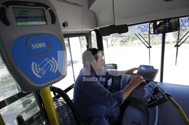 Santa Fe-Recreo. Estiman que alrededor de seis mil personas se movilizan a diariamente. Santa Fe-Recreo. Estiman que alrededor de seis mil personas se movilizan a diariamente.