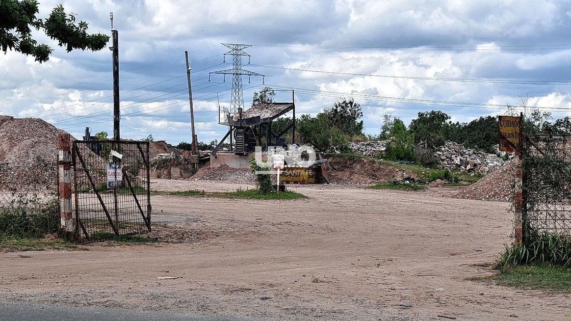 Rellenos ilegales y escándalo ambiental en la isla Sirgadero: investigan riesgos hídricos y posible contaminación