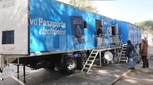 El camión que entrega los DNI atenderá frente al Palacio Municipal