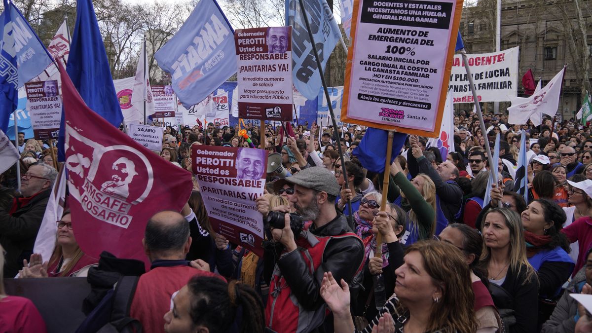 La provincia les hará hoy la oferta de aumento salarial a los docentes