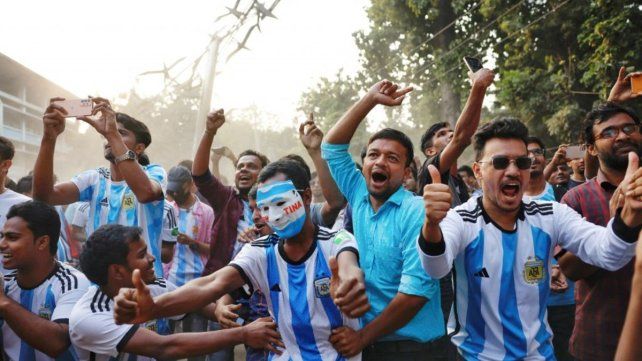Bangladesh volvió a latir al compás de la Selección argentina y celebró el triunfo ante Argelia