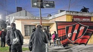 Pese a que la protesta no tuvo un acompañamiento masivo por parte del pueblo Rojinegro, los fanáticos de Patronato exigieron respuestas a los dirigentes.