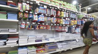 Presentan una canasta de útiles para empezar las clases por 32.500 pesos