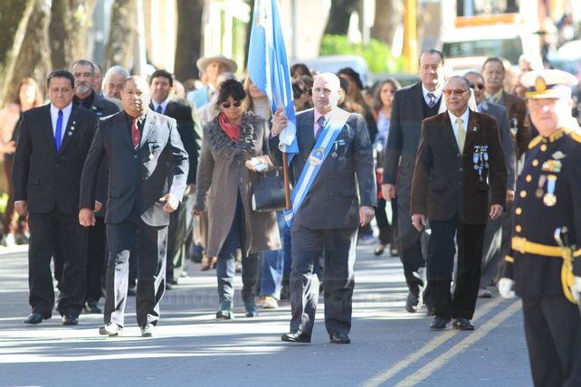 Todo el color del desfile del 25 de Mayo, en Paraná