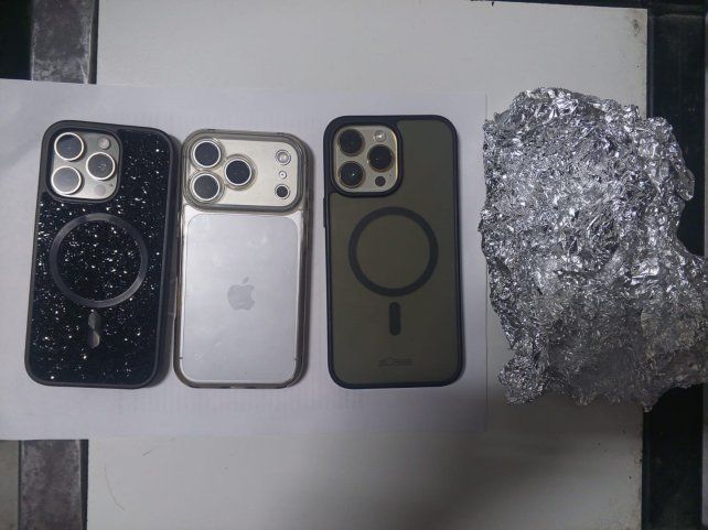 Carlos José P. fue detenido el viernes 12 de junio de 2026 con tres Iphone.