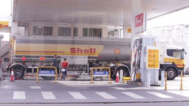 Combustible: estaciones de servicio evalúan dejar de vender con tarjetas de crédito